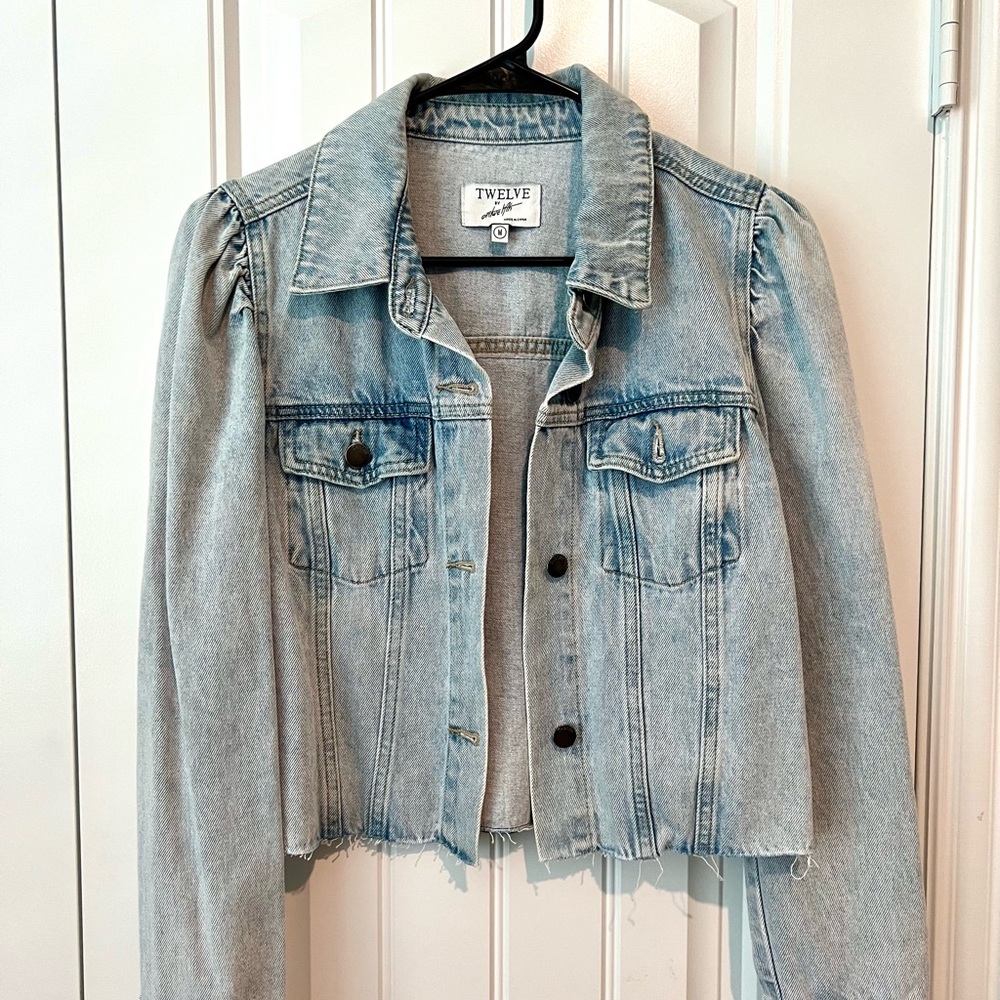 (Up)Cycled Cropped Denim Jacket